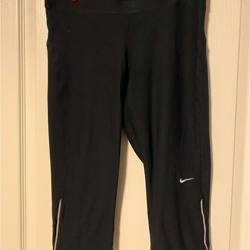 Nike Dri-Fit Capri Leggings Size M